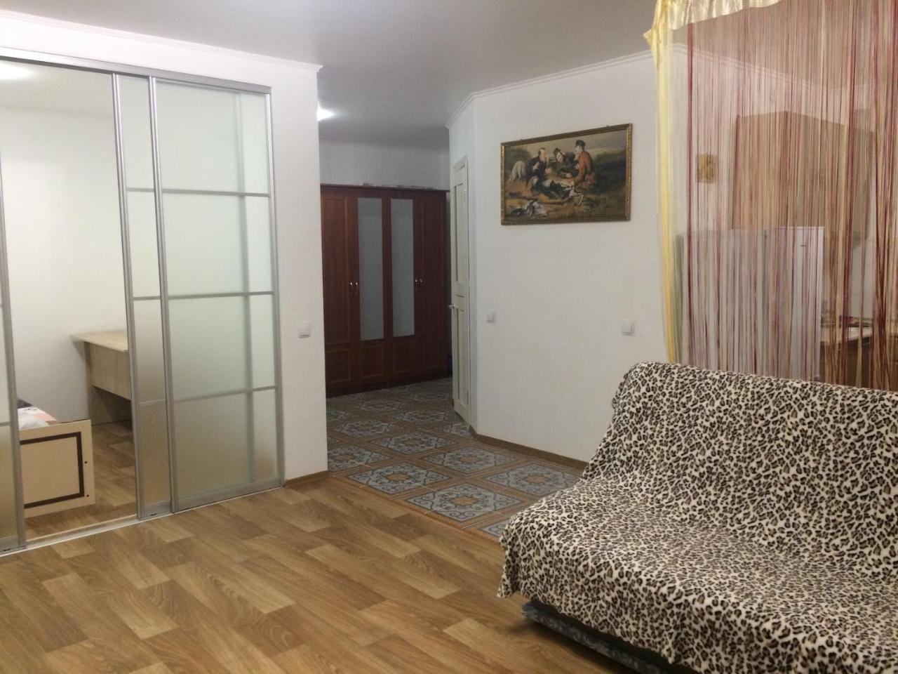 Studio Apartment In Center Poltava Exterior foto